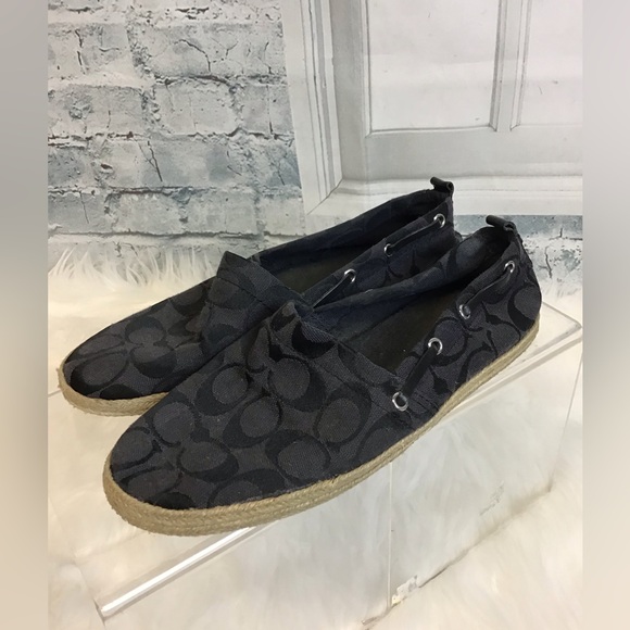 Coach 8 - Picture 1 of 4